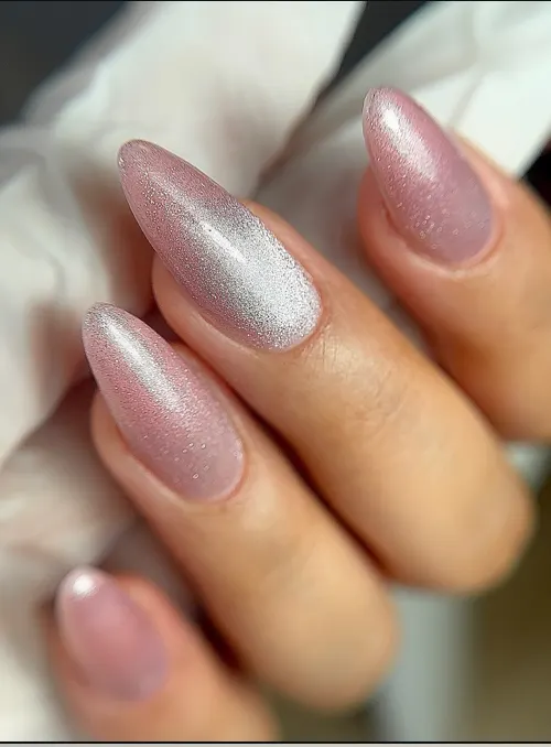 Pose gel nude effet velours réalisée par NC Beauty